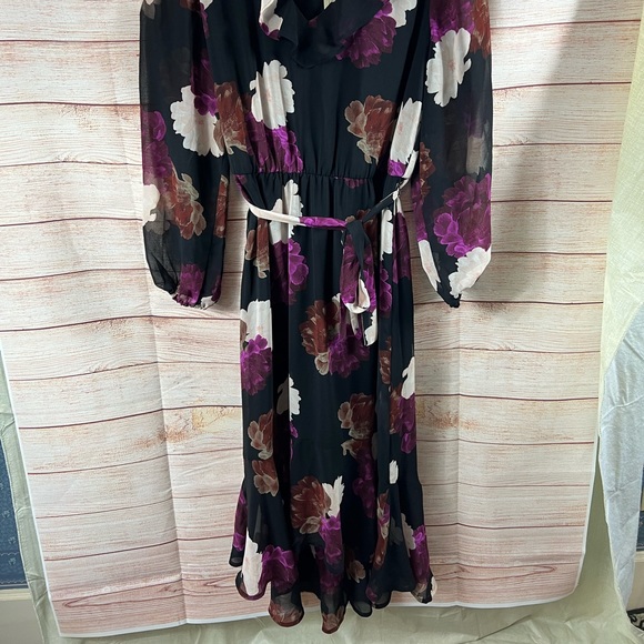 Banana Republic Long Sleeve Floral Dress - Picture 2 of 7